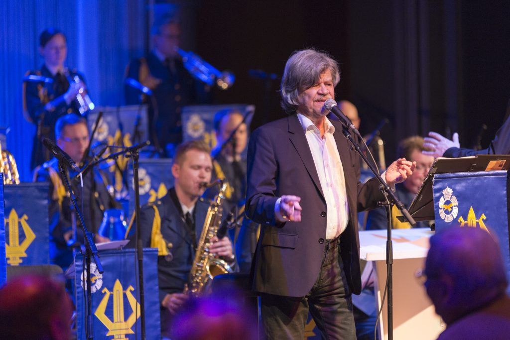 M.A.Numminen ja Ilmavoimien Big Band.